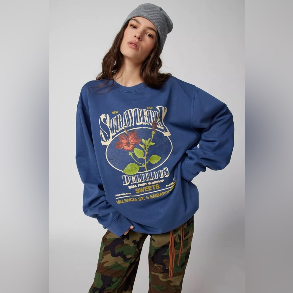 URBAN OUTFITTERS SIZE M SWEATSHIRT